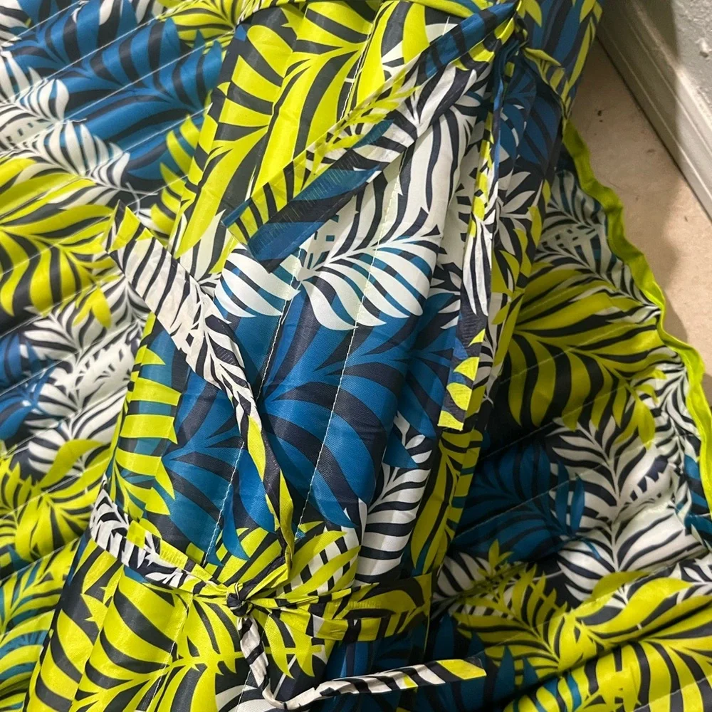 Tropical Leaf Green and Blue Swim Mat - Picture 6 of 9